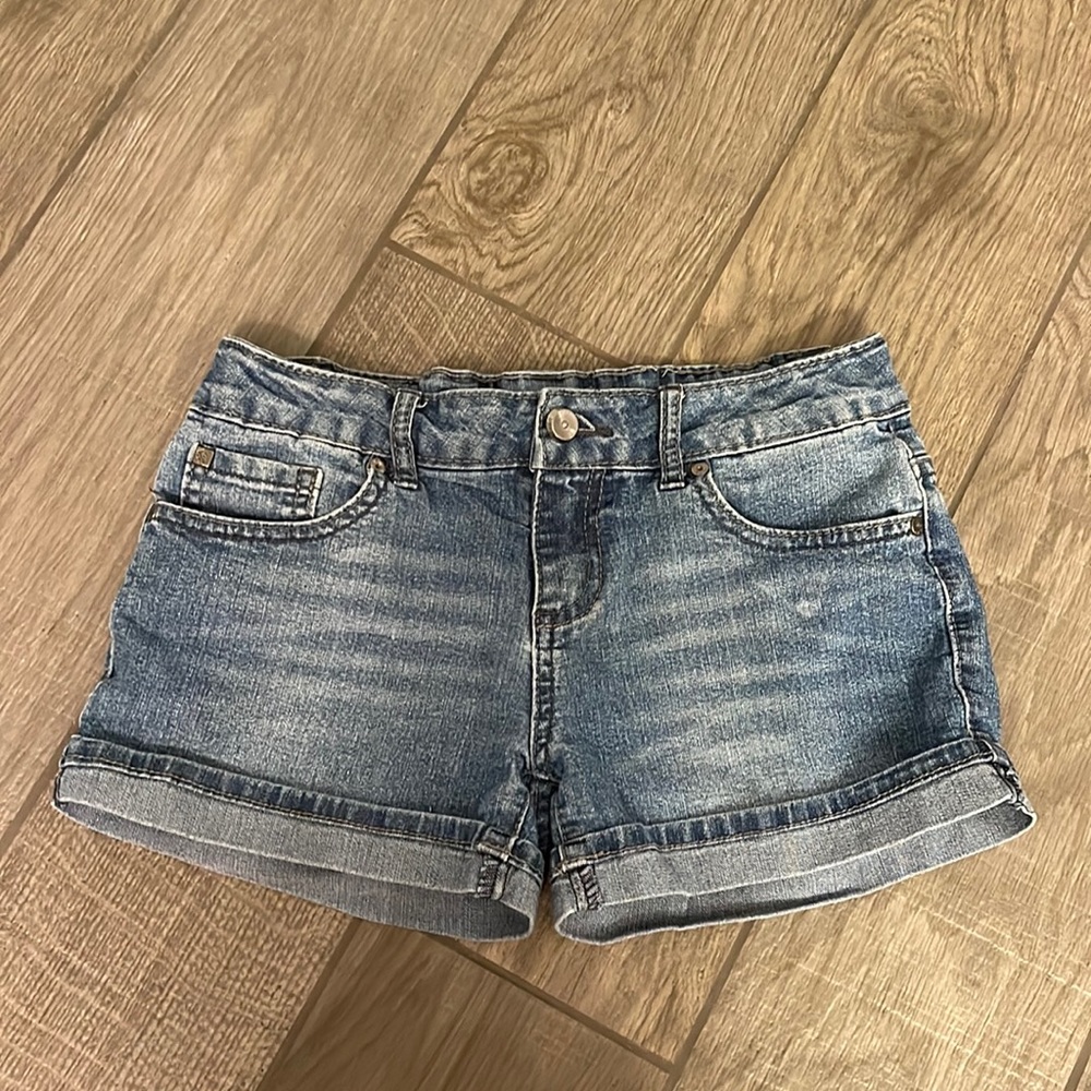 DKNY Hipster Denim Shorts Medium Wash